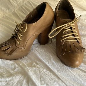 Aldo Woman’s Oxford heels